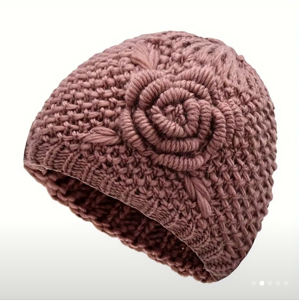 Chunky Knit Beanie with Floral Design Fur Lining, Adult O/S, Bean Paste